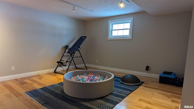 2632 HILLTOP Road, Springfield, IL 62712