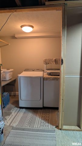 2632 HILLTOP Road, Springfield, IL 62712