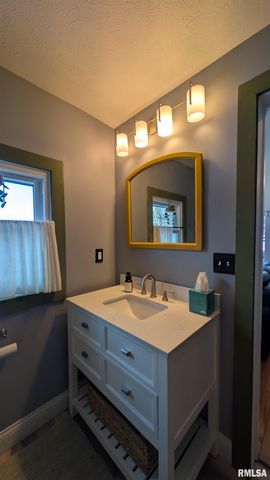 2632 HILLTOP Road, Springfield, IL 62712