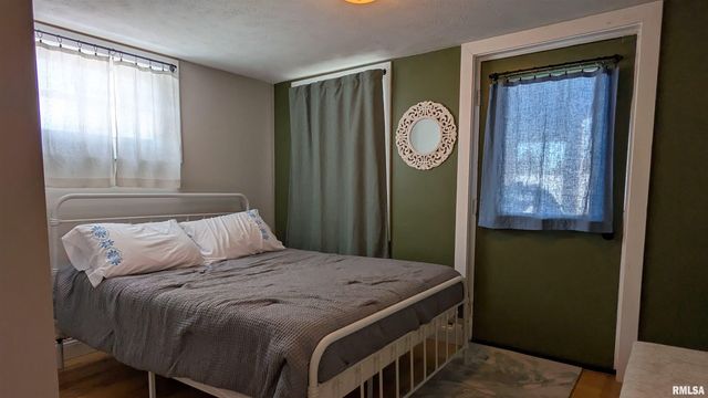 2632 HILLTOP Road, Springfield, IL 62712