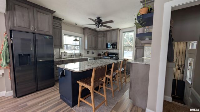 2632 HILLTOP Road, Springfield, IL 62712