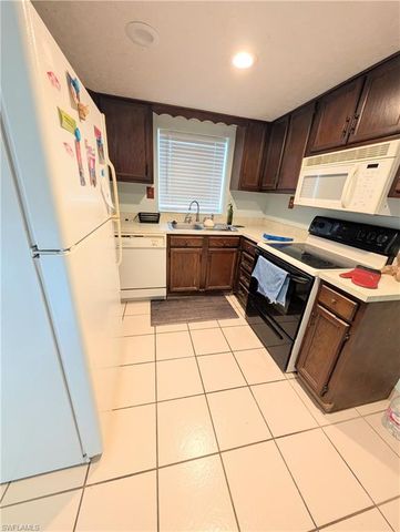 2100 Barkeley LN 3, Fort Myers, FL 33907
