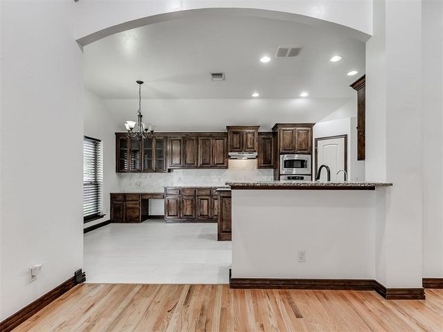 18501 El Greco Drive, Edmond, OK 73012