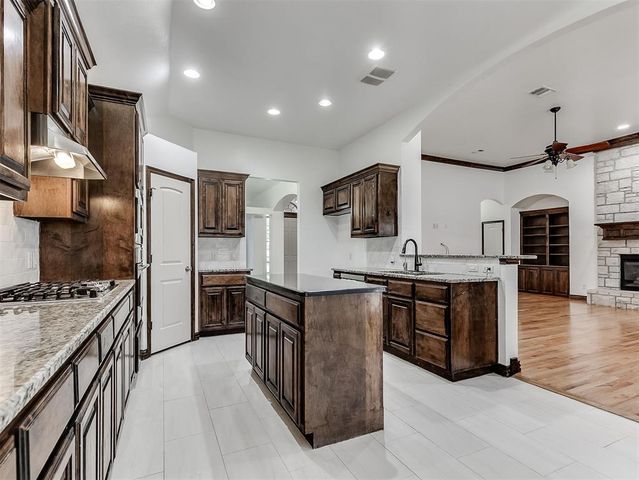 18501 El Greco Drive, Edmond, OK 73012