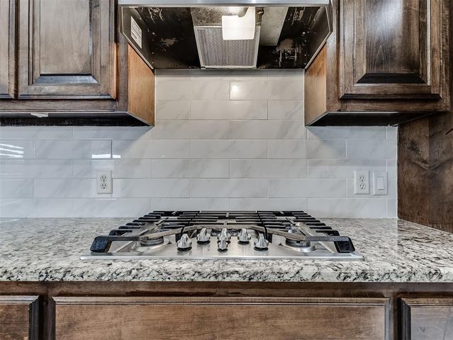 18501 El Greco Drive, Edmond, OK 73012