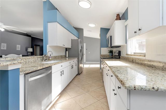 3043 BEAVER POND TRAIL, Valrico, FL 33596