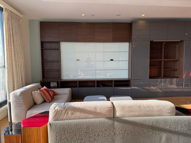 36 A Street 6D, Boston, MA 02127