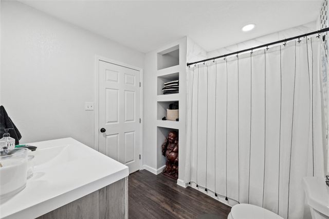 6002 Greenmont Drive, Houston, TX 77092