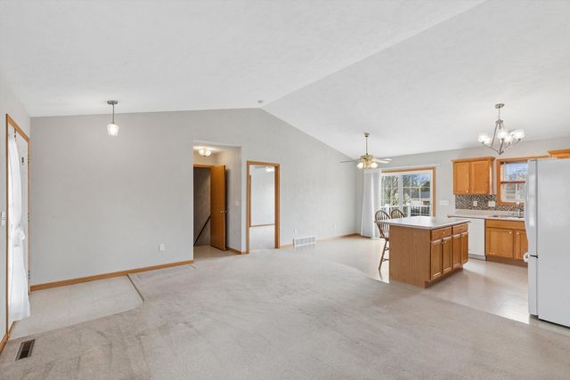 421 Lee Court, Dewitt, IA 52742