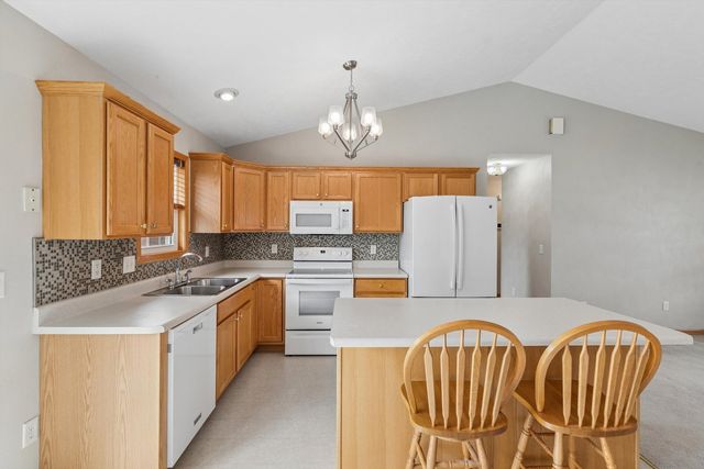 421 Lee Court, Dewitt, IA 52742