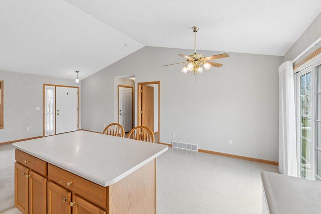 421 Lee Court, Dewitt, IA 52742