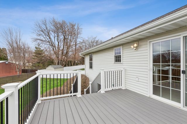 421 Lee Court, Dewitt, IA 52742