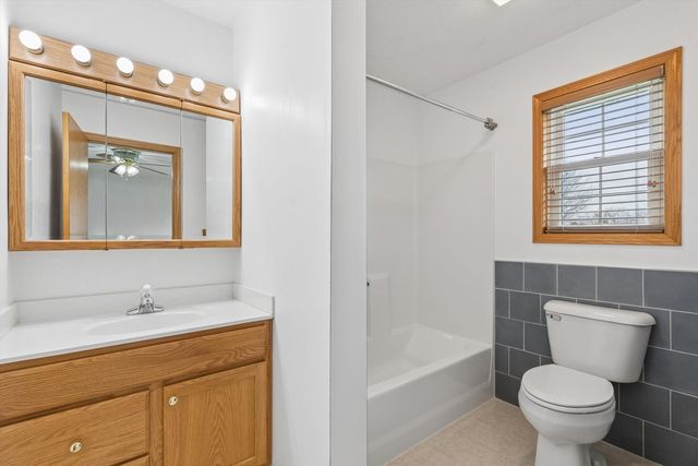 421 Lee Court, Dewitt, IA 52742