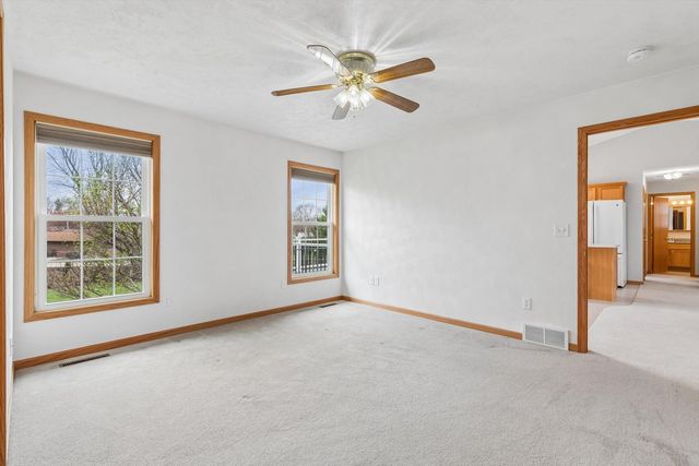 421 Lee Court, Dewitt, IA 52742