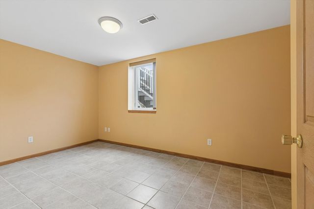 421 Lee Court, Dewitt, IA 52742