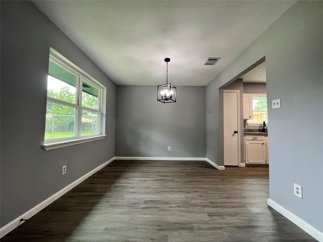 7110 Ensworth Drive, Houston, TX 77016