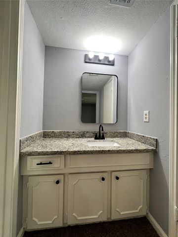 7110 Ensworth Drive, Houston, TX 77016