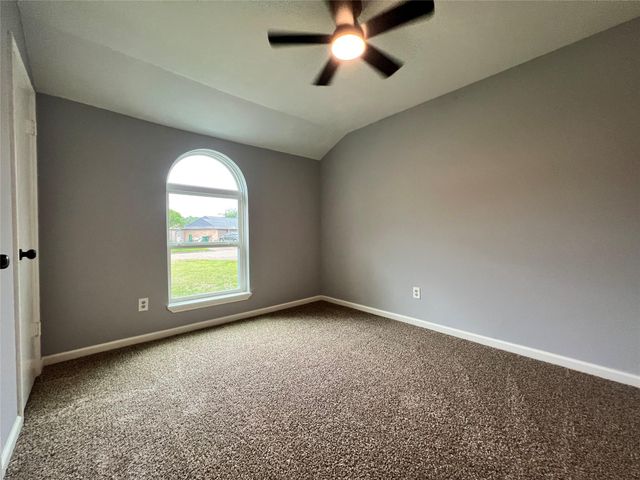 7110 Ensworth Drive, Houston, TX 77016