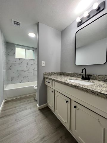 7110 Ensworth Drive, Houston, TX 77016