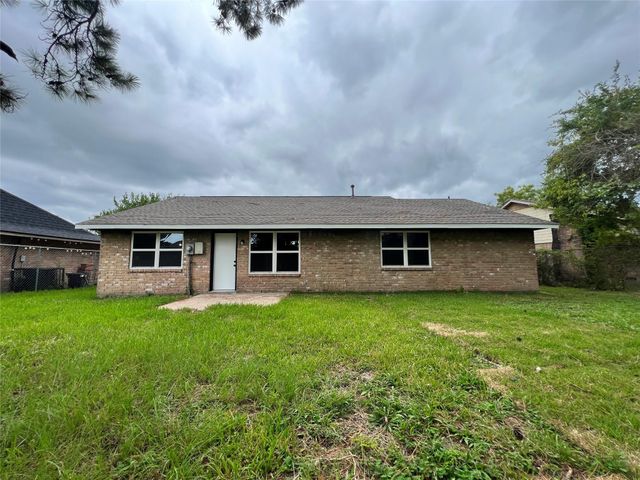 7110 Ensworth Drive, Houston, TX 77016