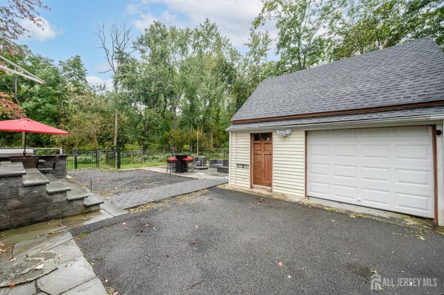 125-127 Princeton Lane, North Plainfield, NJ 07063