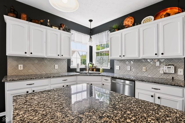 8315 Bent Oak Drive, Indianapolis, IN 46236