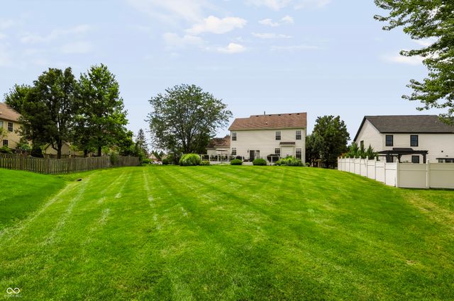 8315 Bent Oak Drive, Indianapolis, IN 46236