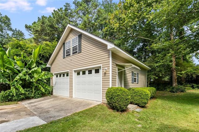 2719 Lanier Drive, Snellville, GA 30078