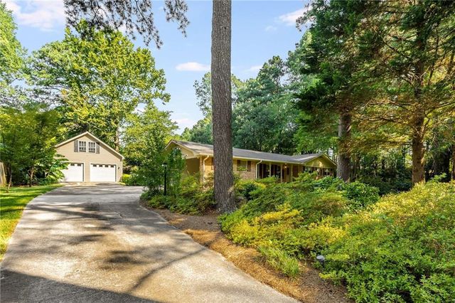 2719 Lanier Drive, Snellville, GA 30078