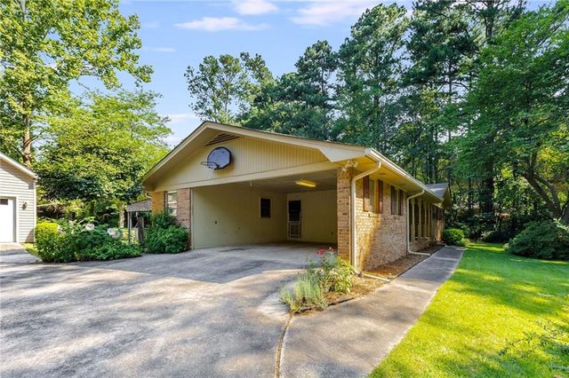 2719 Lanier Drive, Snellville, GA 30078