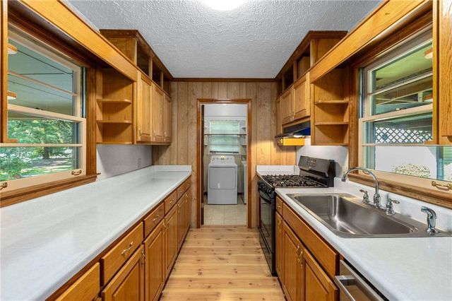 2719 Lanier Drive, Snellville, GA 30078
