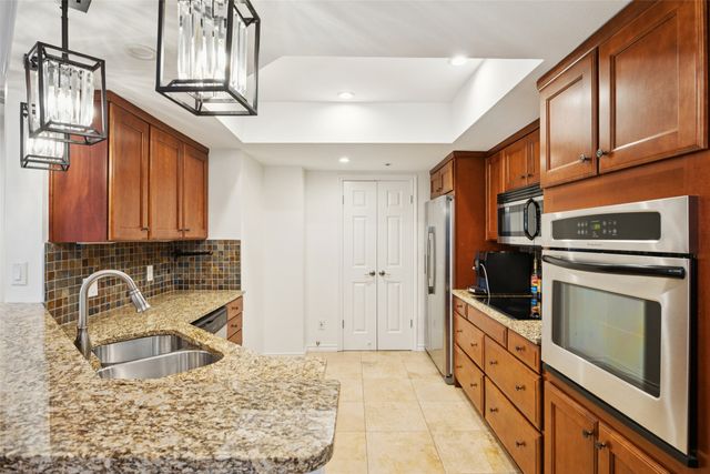 5909 Luther Lane 800, Dallas, TX 75225