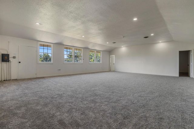 3824 Hubbard Rd, Stockton, CA 95215