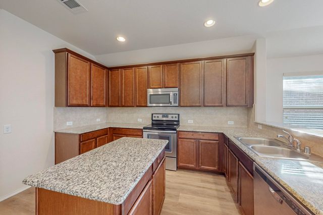 4728 MEADOW GREEN Trail, Fort Worth, TX 76244