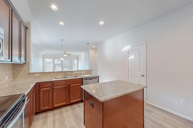 4728 MEADOW GREEN Trail, Fort Worth, TX 76244