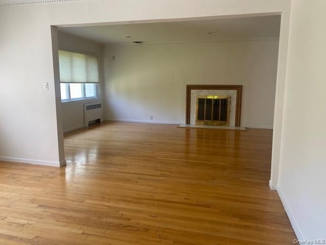 27 Martin Court, Great Neck, NY 11024