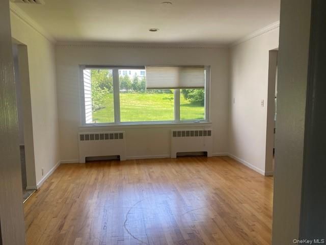 27 Martin Court, Great Neck, NY 11024