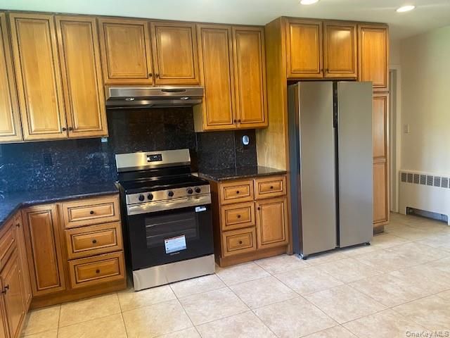 27 Martin Court, Great Neck, NY 11024