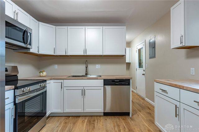 2560 Delavan Drive, Dayton, OH 45459