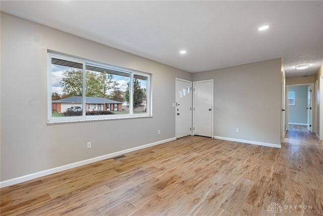 2560 Delavan Drive, Dayton, OH 45459