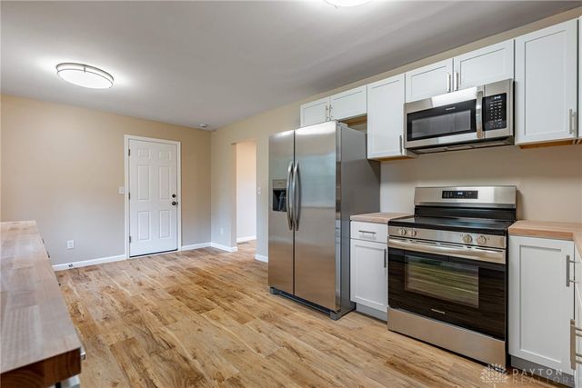 2560 Delavan Drive, Dayton, OH 45459