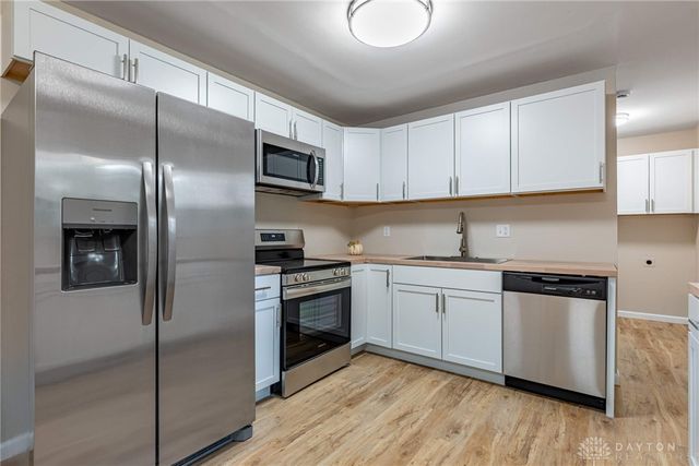 2560 Delavan Drive, Dayton, OH 45459