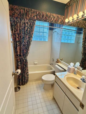 236 Eagleton Lake Boulevard, Palm Beach Gardens, FL 33418