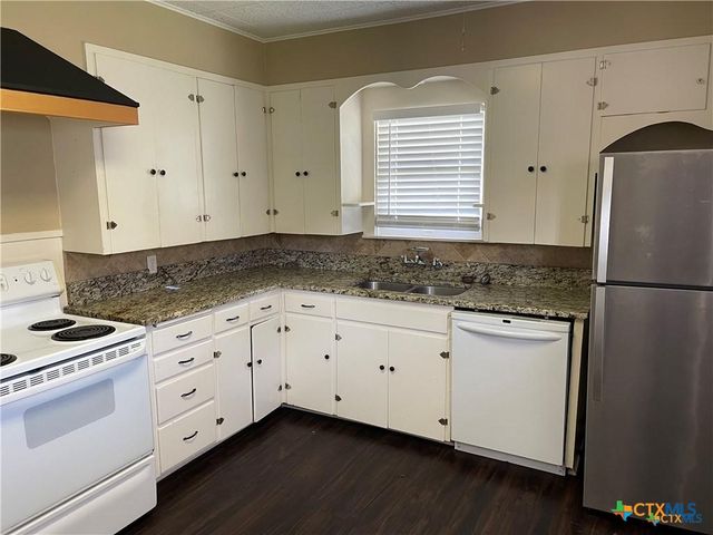 222 S Hickory Avenue, New Braunfels, TX 78130