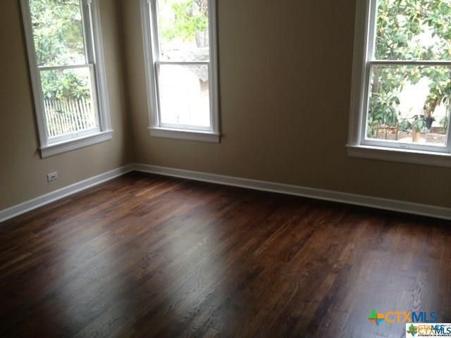 222 S Hickory Avenue, New Braunfels, TX 78130