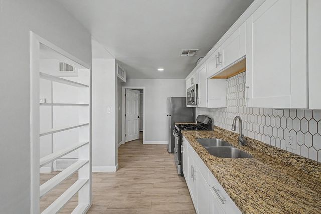 2534 N 28th Street, Phoenix, AZ 85008