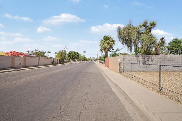 2534 N 28th Street, Phoenix, AZ 85008