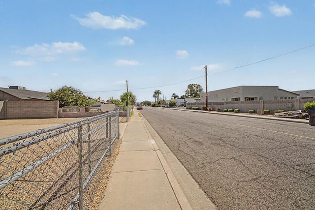 2534 N 28th Street, Phoenix, AZ 85008