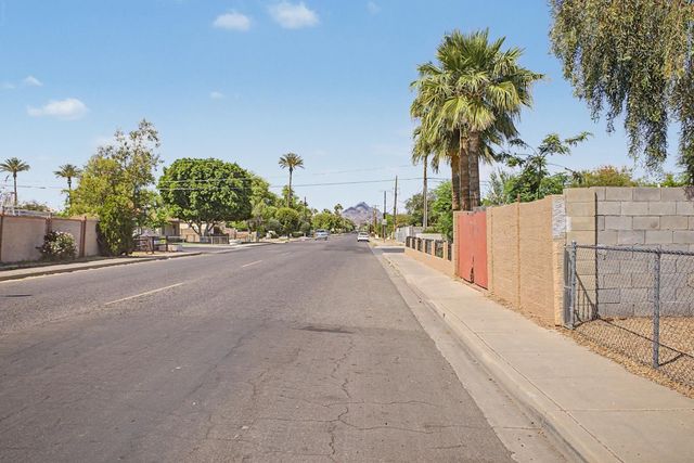 2534 N 28th Street, Phoenix, AZ 85008