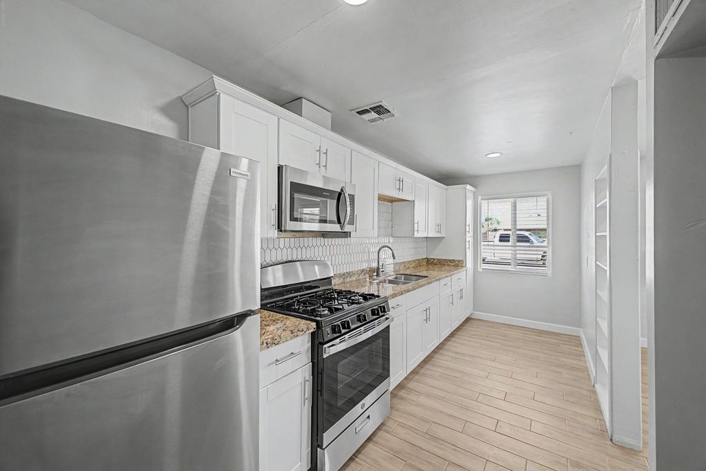 2534 N 28th Street, Phoenix, AZ 85008